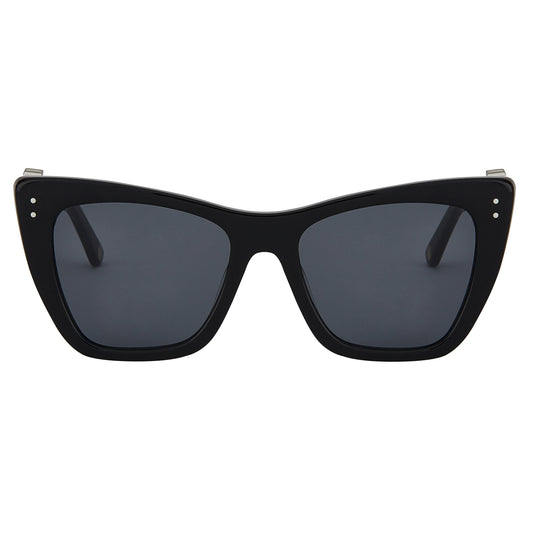 Mokki Hamsa Cat-Eye sunglasses in black